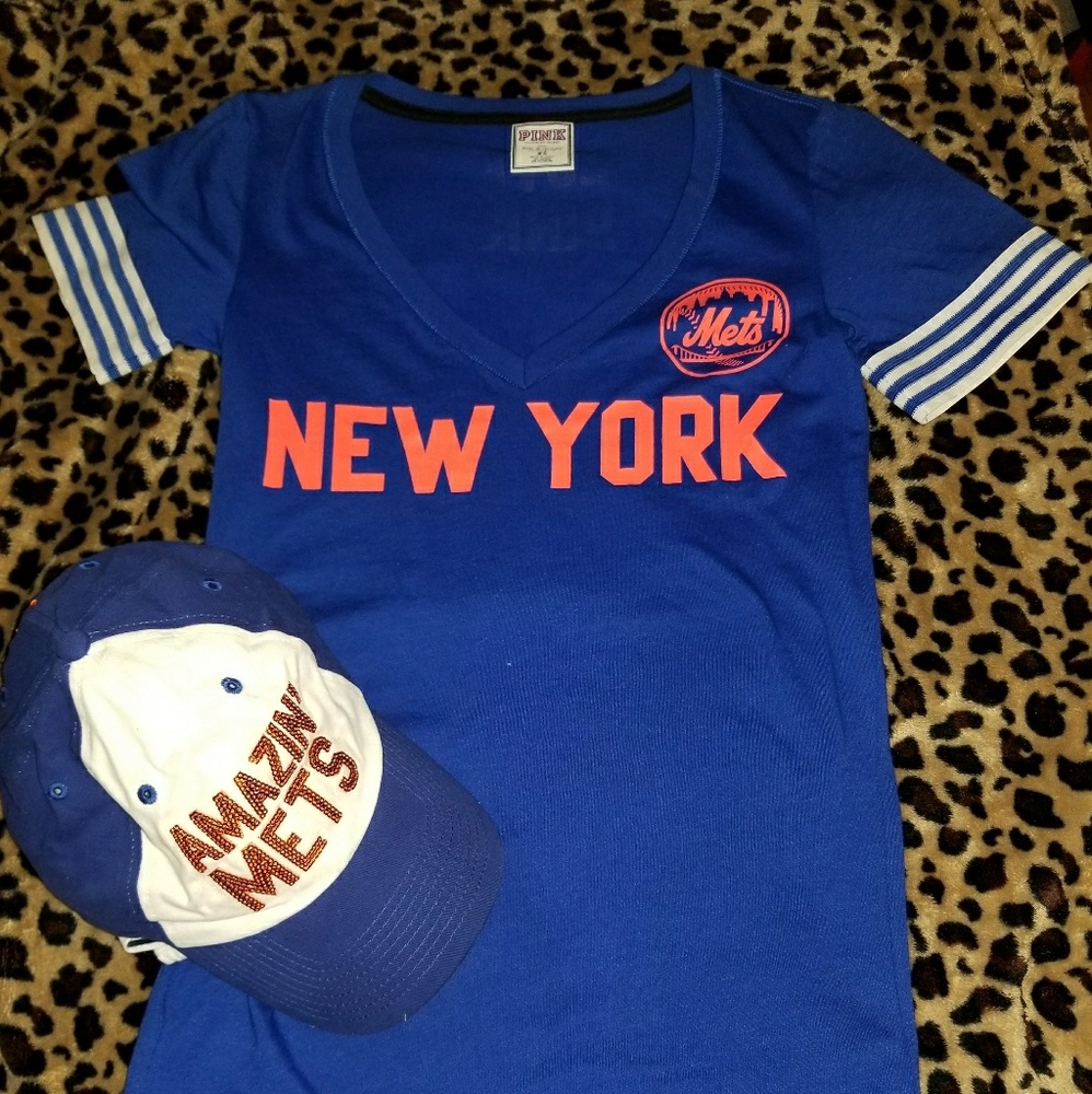 PINK hat and t-shirt  METS